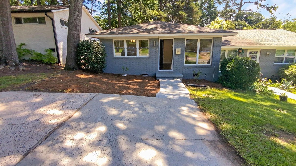 1913 Herrin Ave  