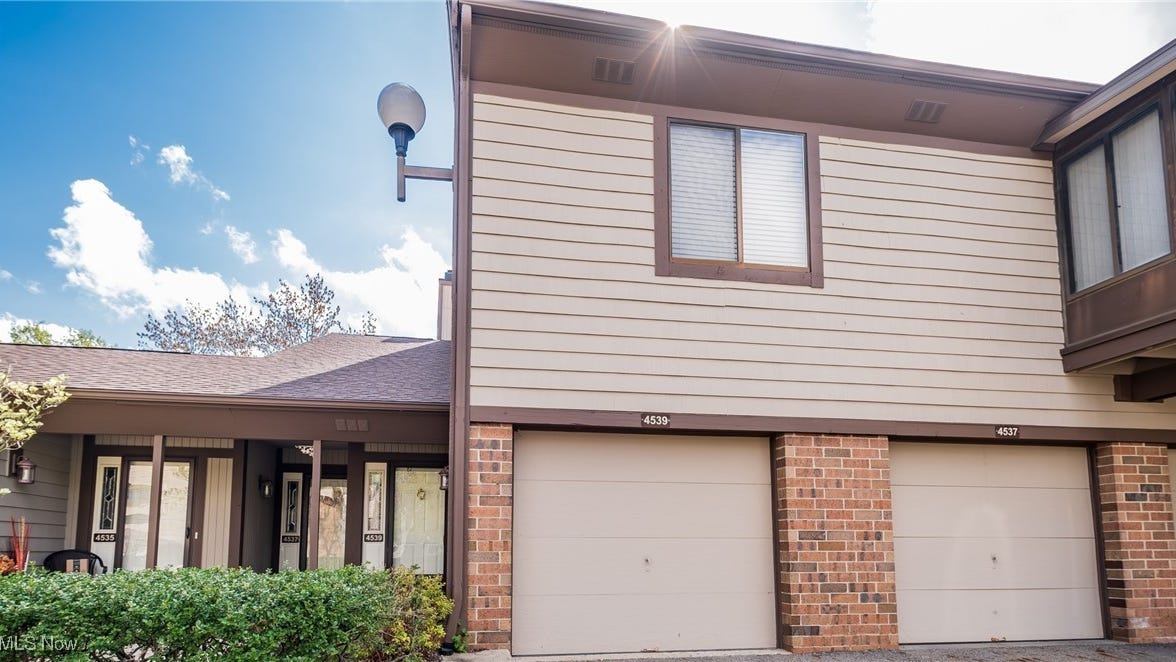 4539 Saint James Cir NW  
