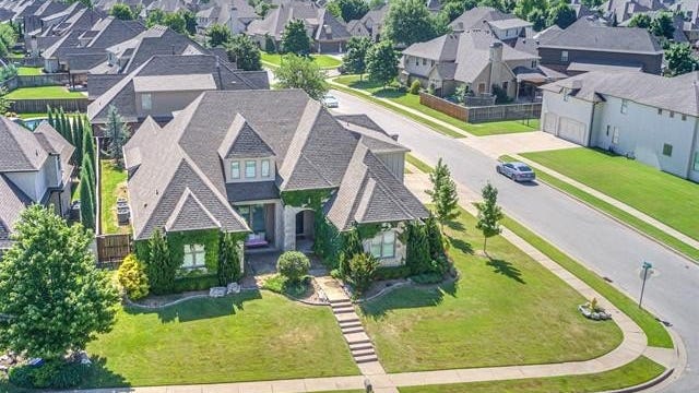 10673 S 93rd East Ave  