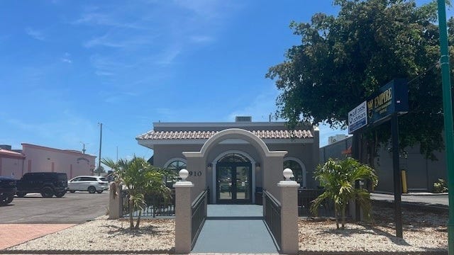 910 Cape Coral Pkwy E  