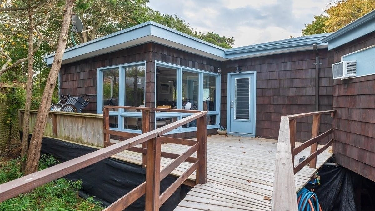 292 Bay Walk  