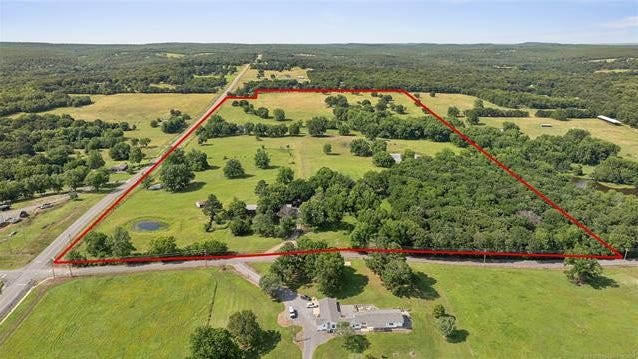 1904 N County Line Rd E  