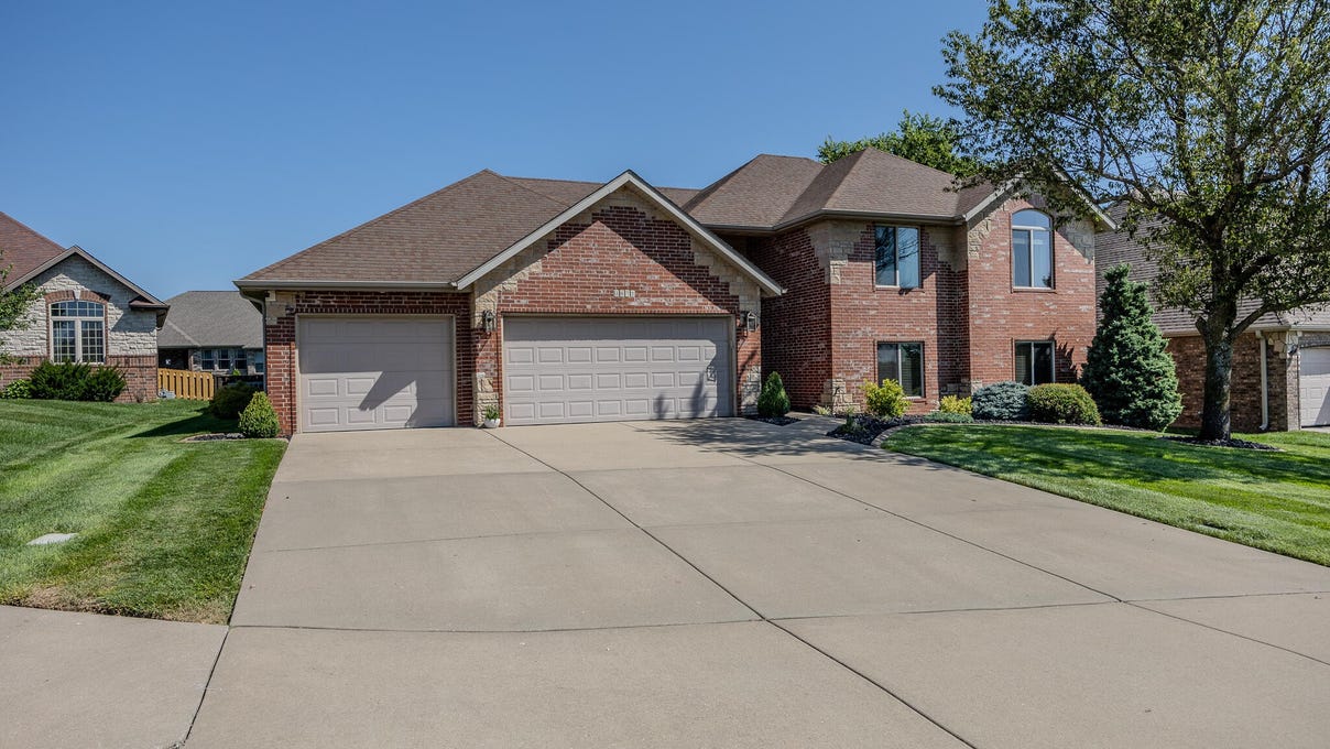 4671 E Hidden Oak Pl  