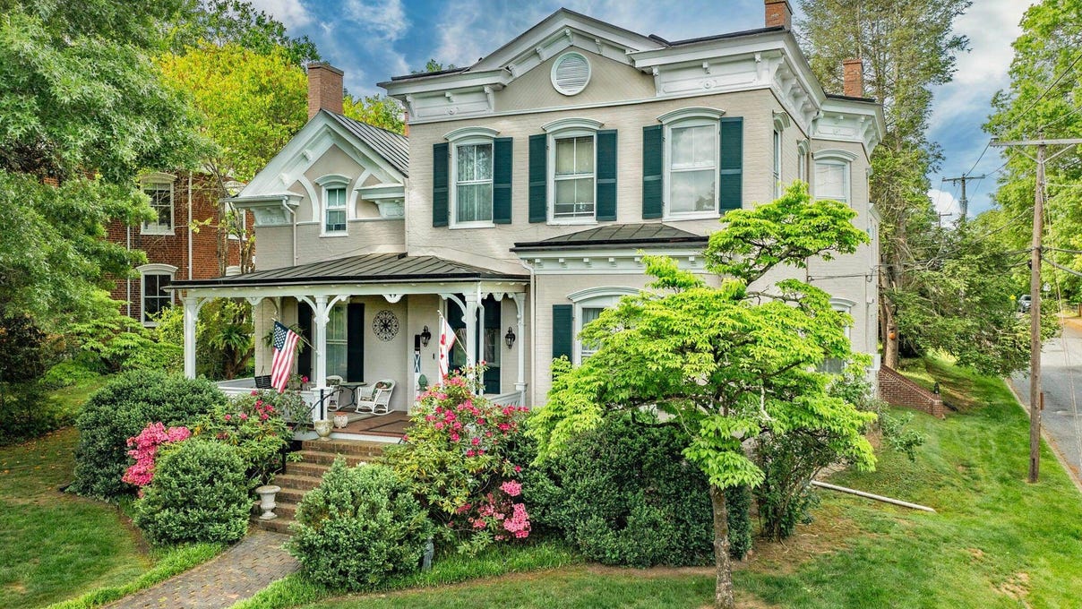 112 WHITE ST