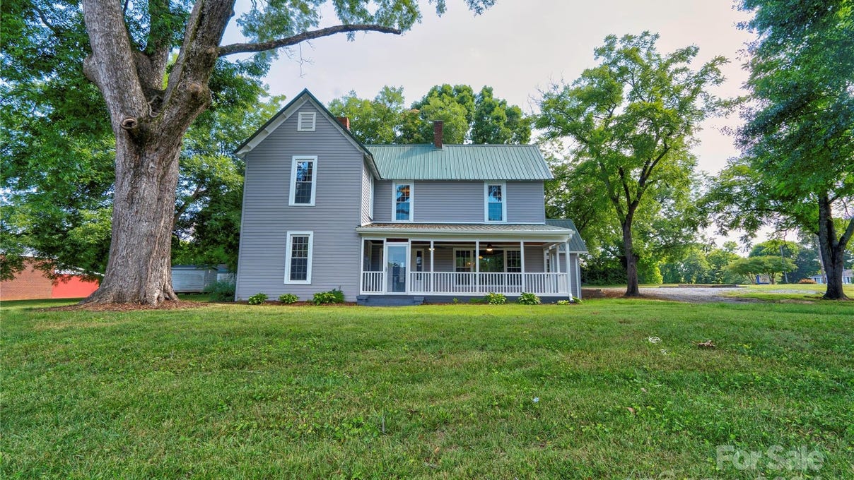 824 E Stagecoach Trl