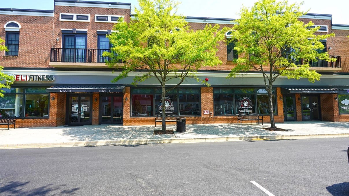 17400 N VILLAGE MAIN Blvd  