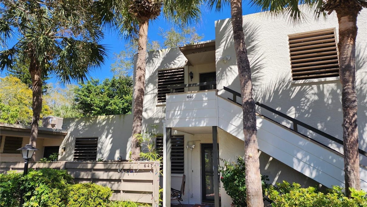 646 Woodlawn Dr