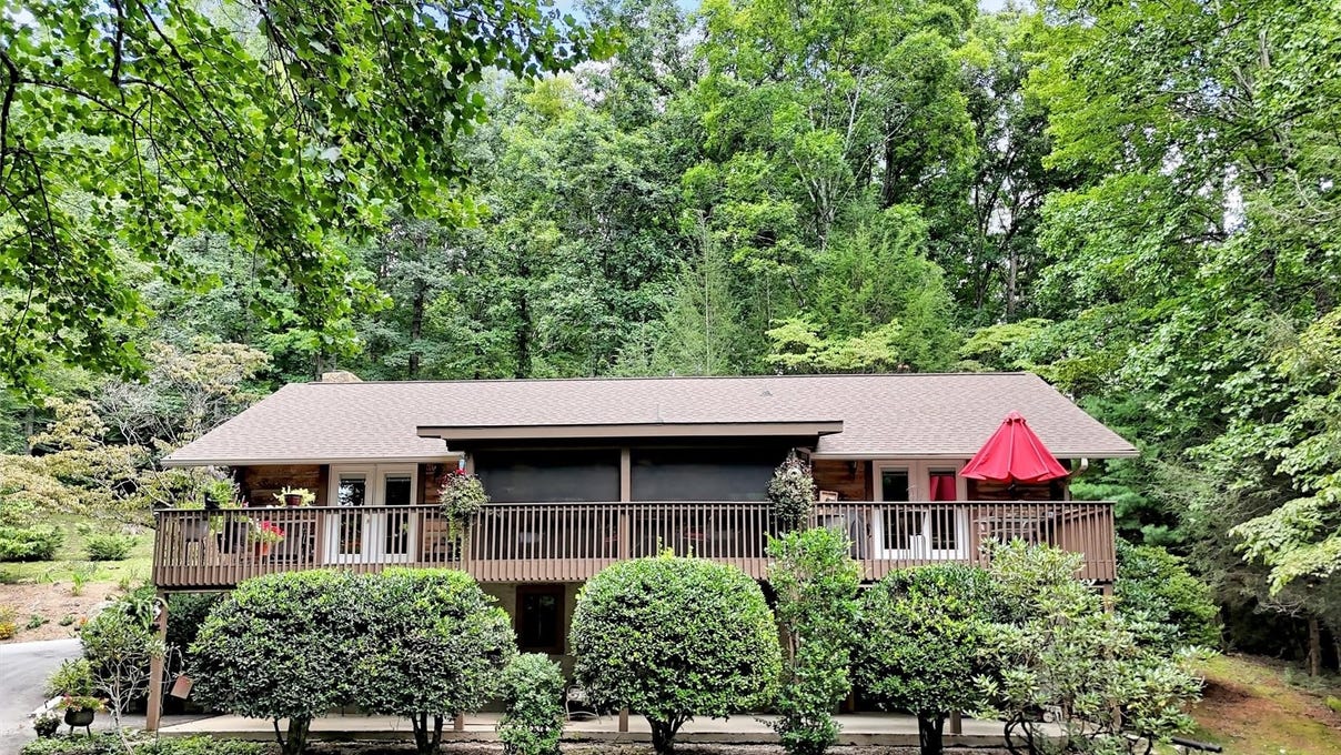 568 Old Farm School Rd  