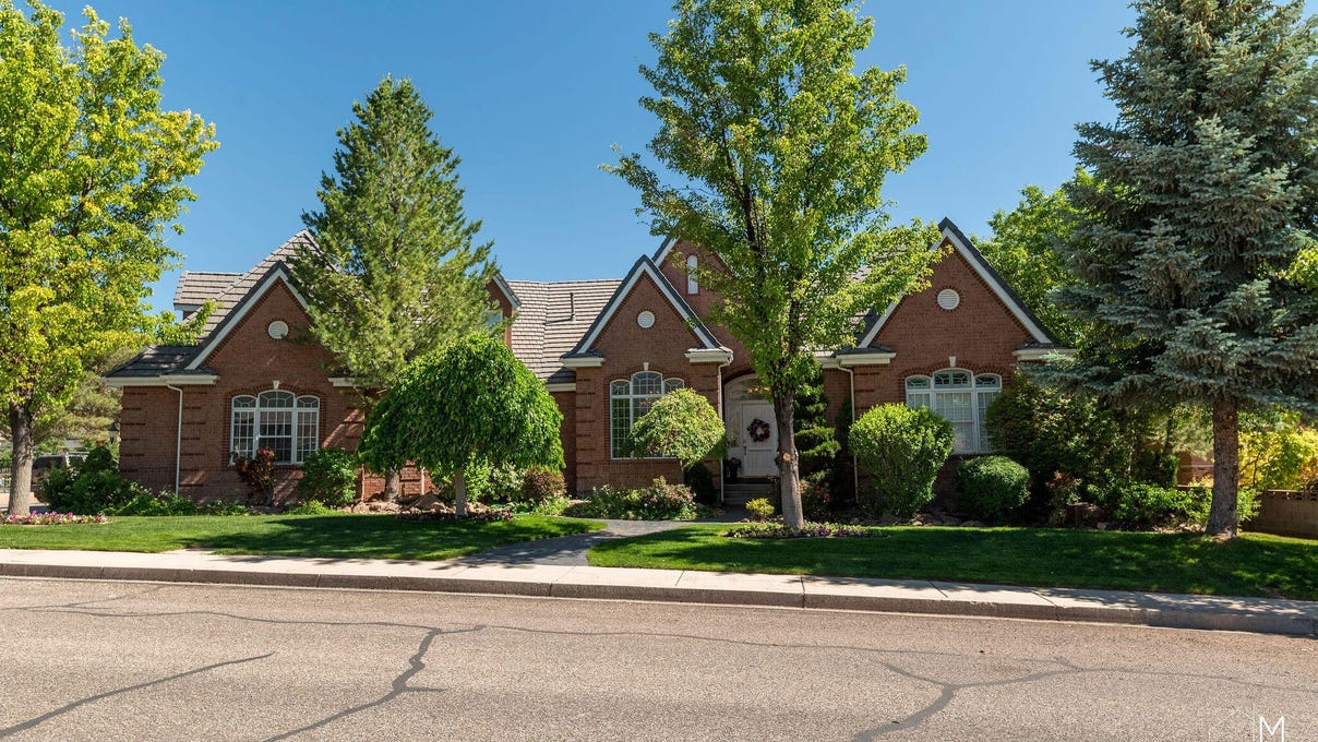 2191 W Parkview DR, Cedar City, UT 84720 House for Sale