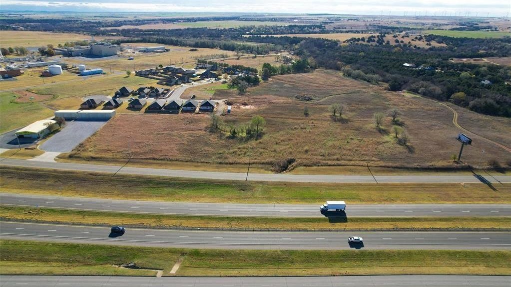 06 Holstrom (Frontage) Rd  