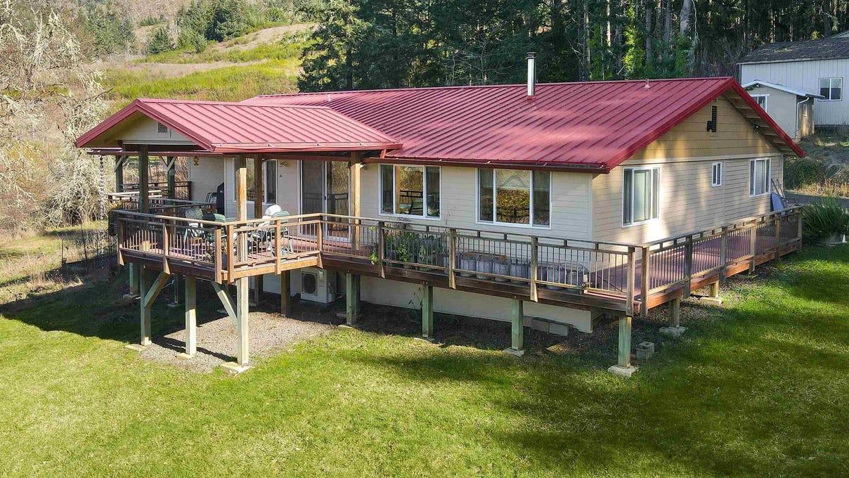 1171 Vintage Dr, Elkton, OR 97436 House for Sale