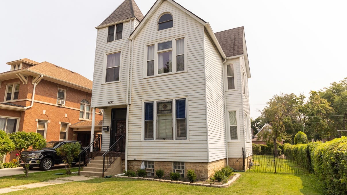 4455 W Altgeld St  
