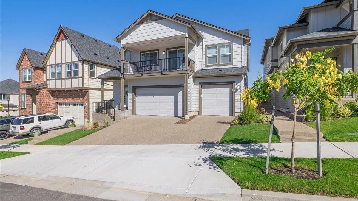 16627 SW BOTANY BAY LN  