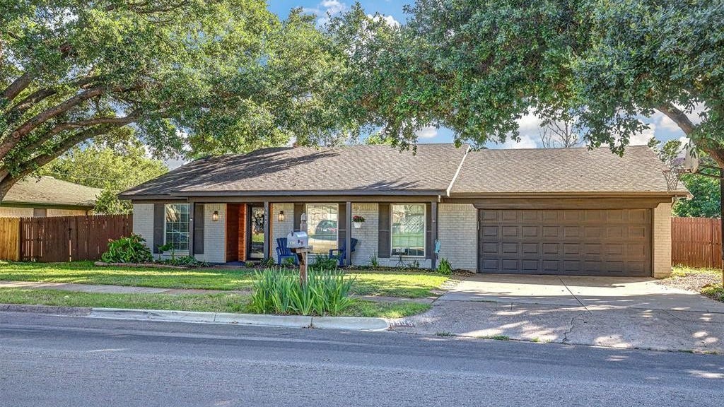 5905 Susan Lee Ln  