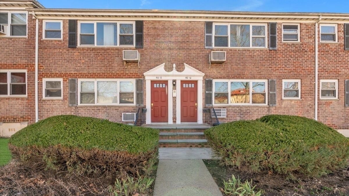 15212 Melbourne Avenue, Apt 224 B, Flushing, NY 11367 Apartment for Sale