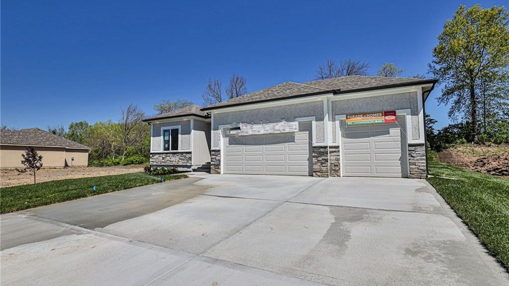 906 Nw Crestwood Dr  