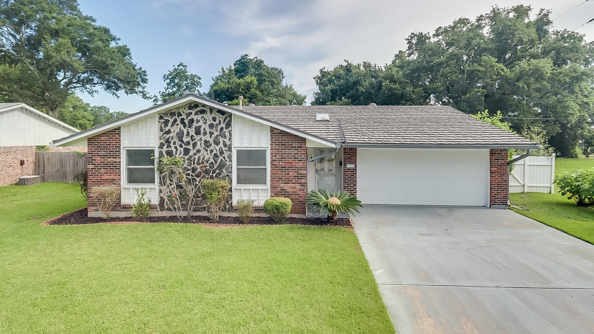 1706 Thomas Jefferson Dr  