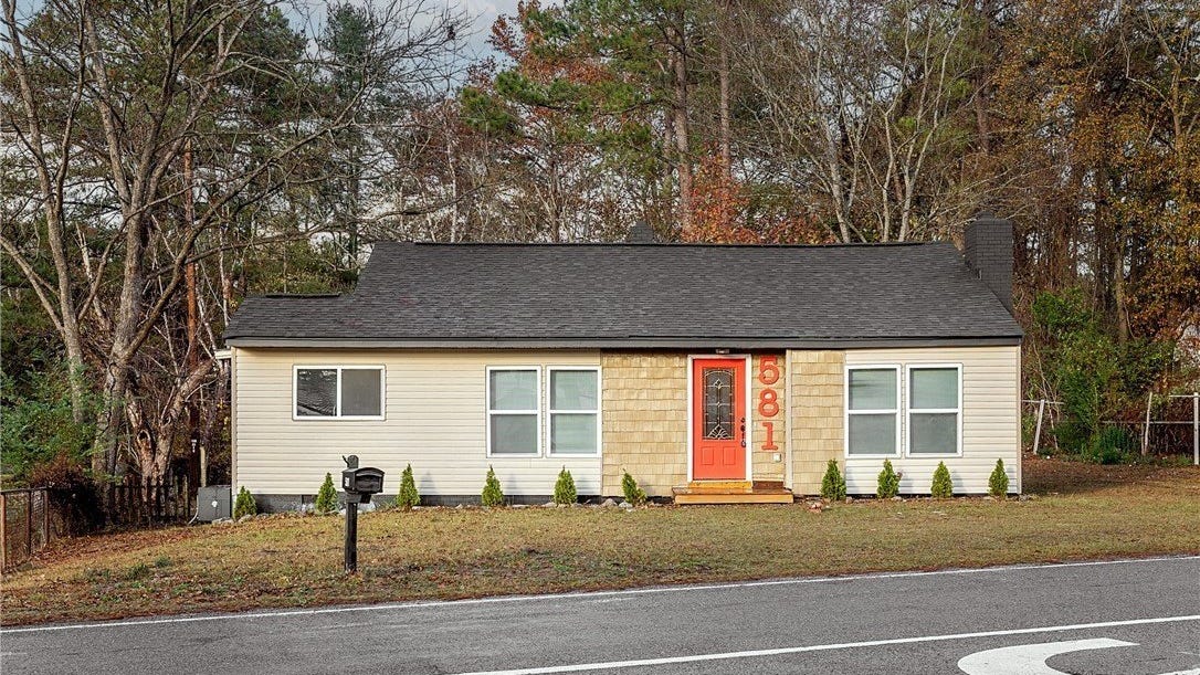 581 E Washington St Ext  