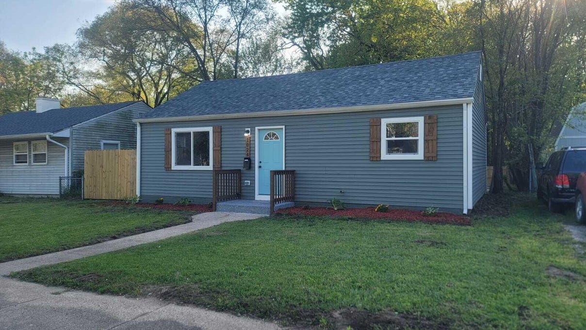 1024 N Clark Rd  