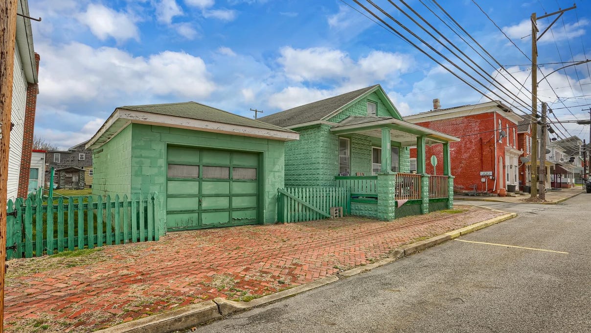 229 MARKET STREET, LYKENS, PA 17048 House for Sale