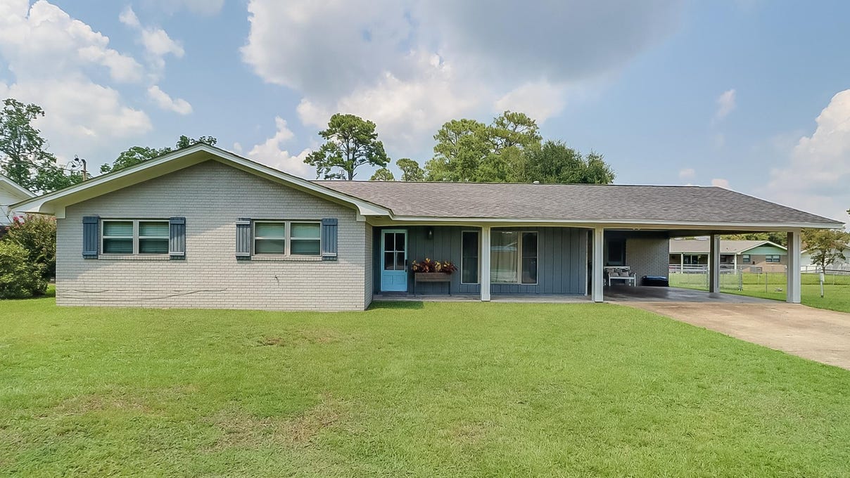 2266 Sunkist Country Clb Rd