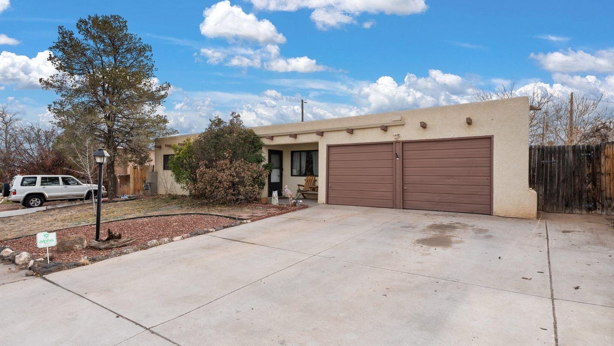 10113 Elmhurst Dr NW  