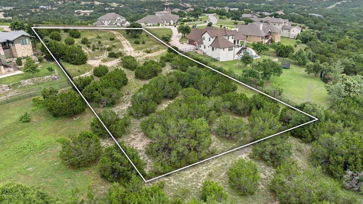 974 Bluff Woods Dr  