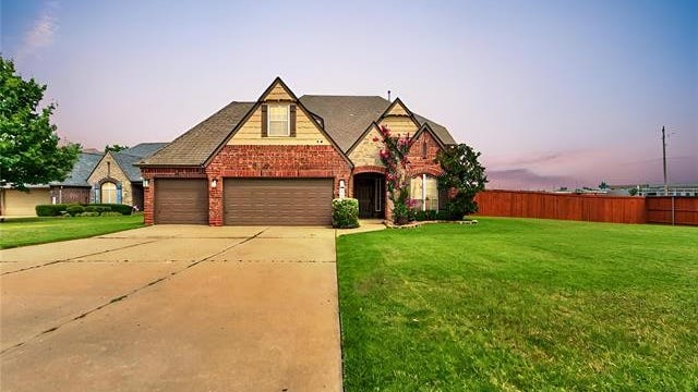 5033 S 165th East Ave  