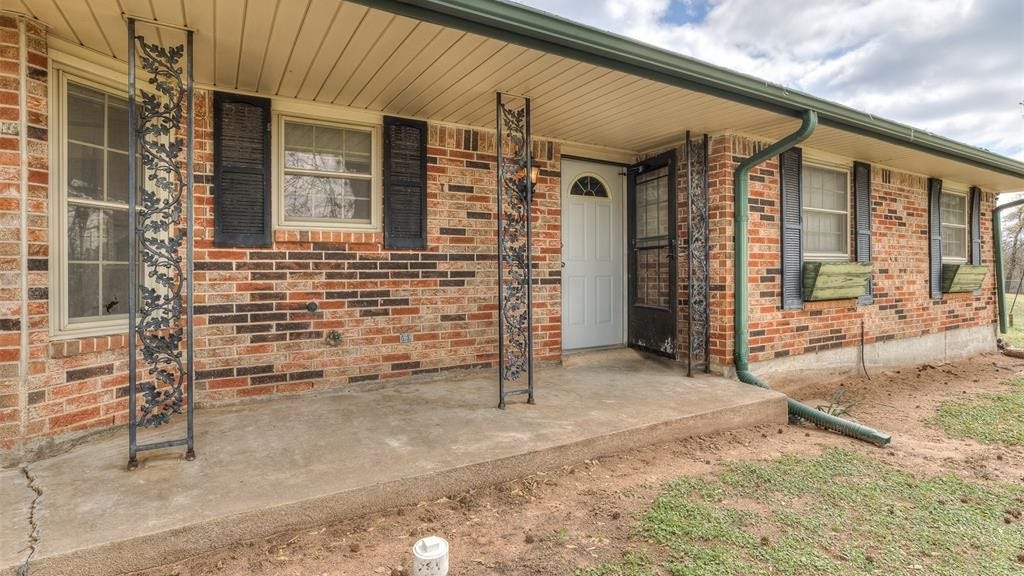 10600 E Indian Hls Rd  