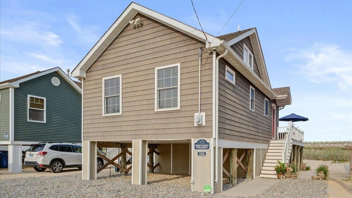 3326 Seaview Rd  