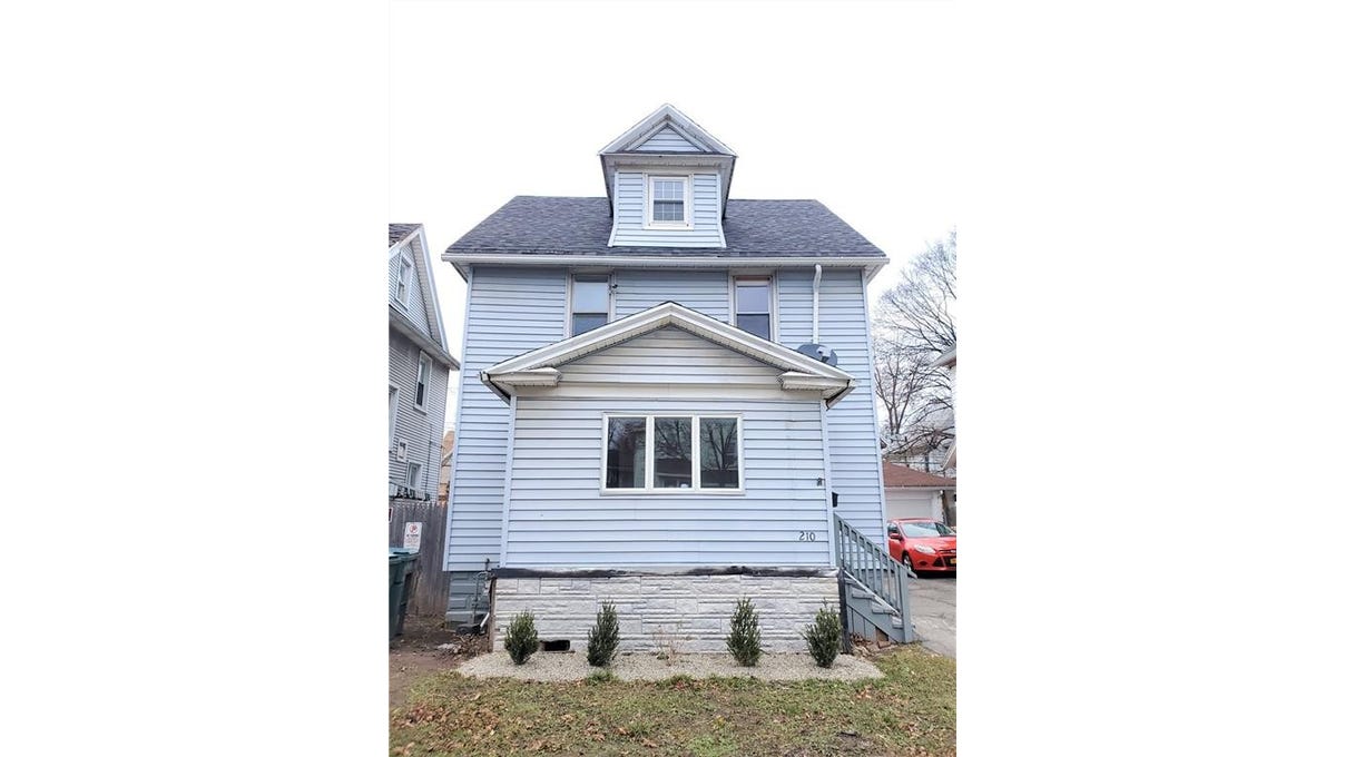 210 Roycroft Drive, Rochester, NY 14621 House for Sale