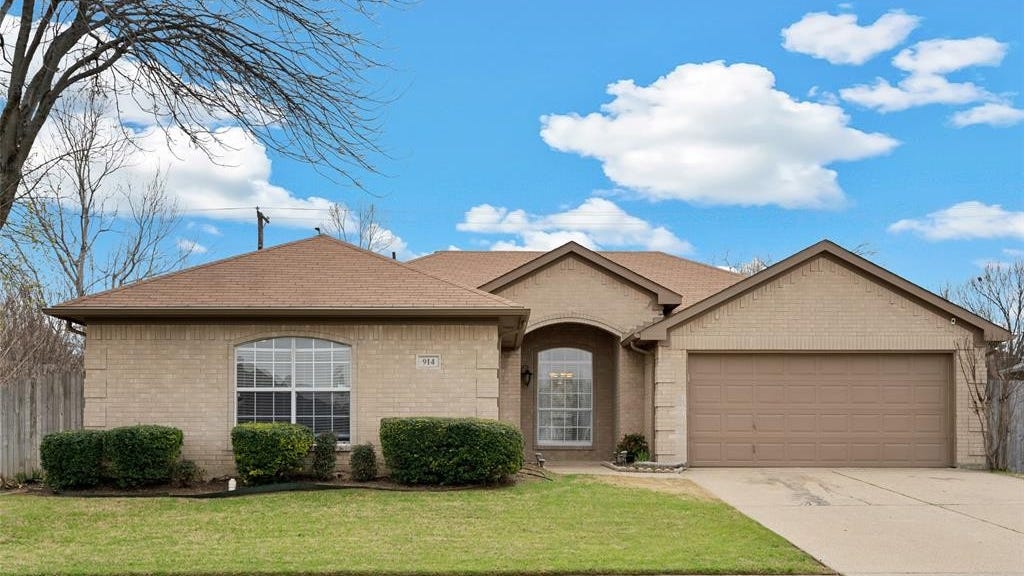 914 Trailview Drive, Arlington, TX 76018 House for Sale