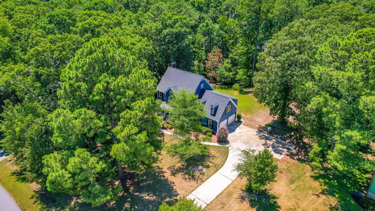 6112 Wolverhampton Dr