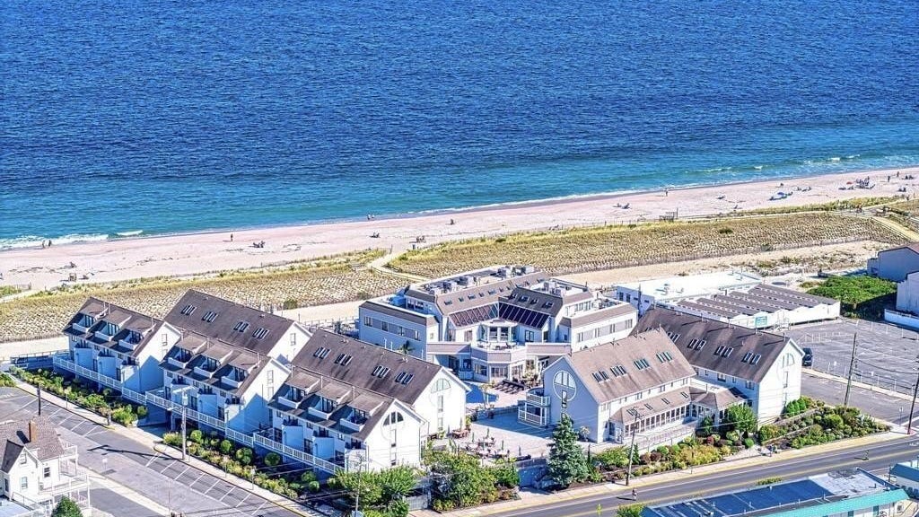 900 Ocean Ave  