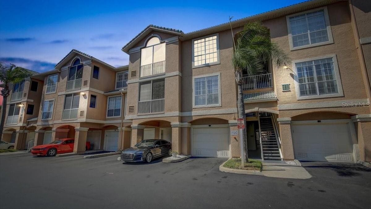 5305 BAY CLUB Cir  