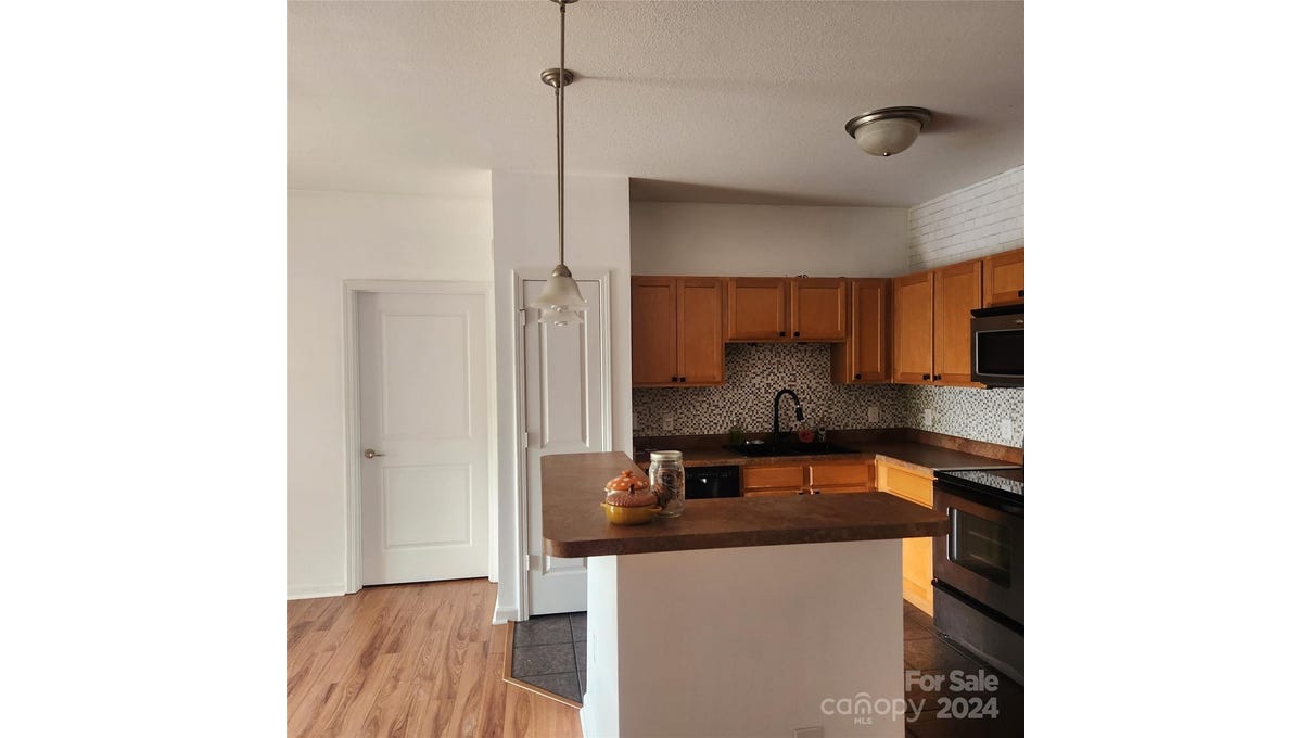 202 Brickton Village Cir Unit 305  