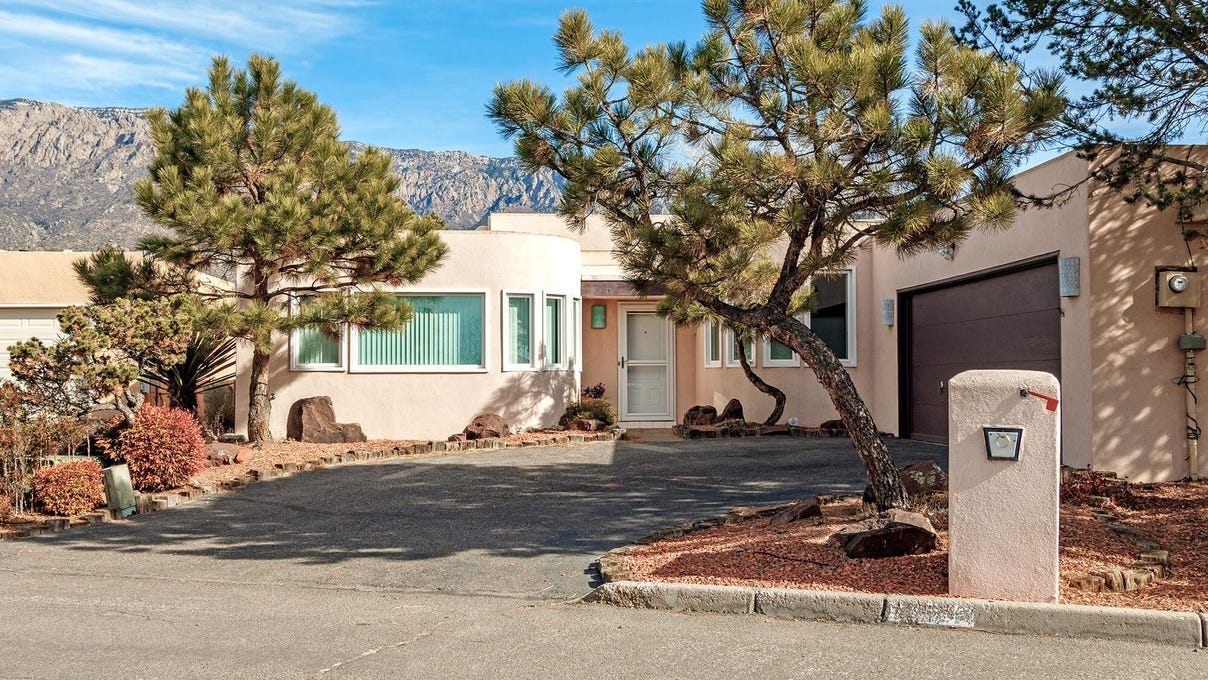 2024 QUAIL RUN Drive NE, Albuquerque, NM 87122 House for Sale