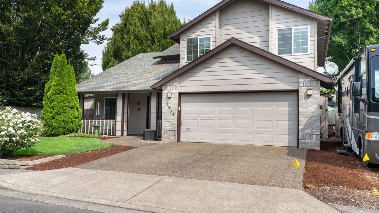 2955 NE 1st Ct  