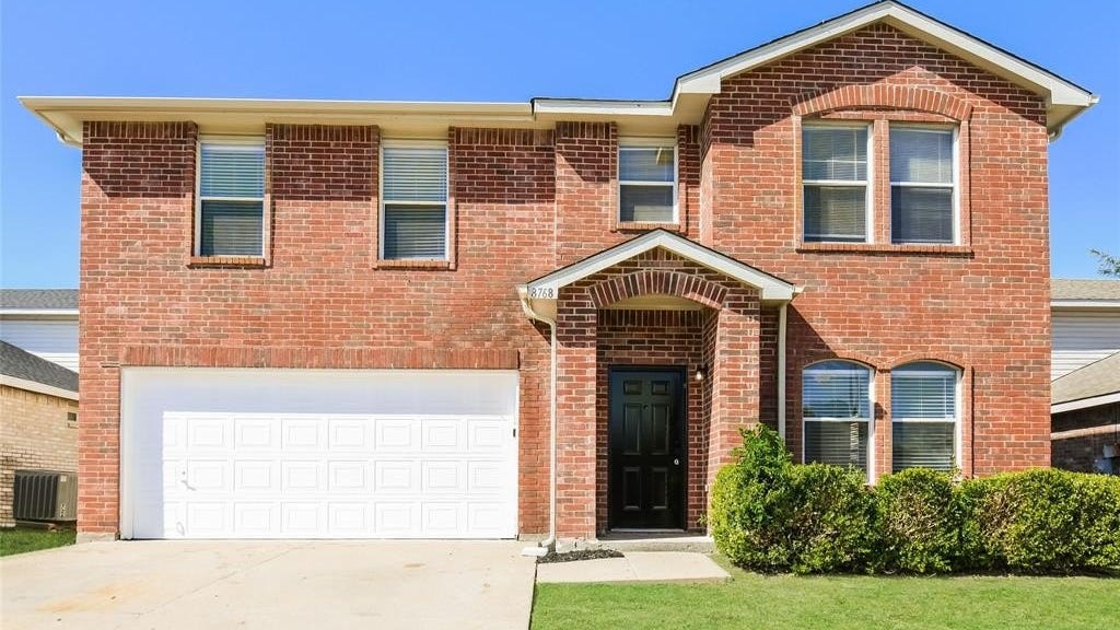 8768 Stonebriar Ln