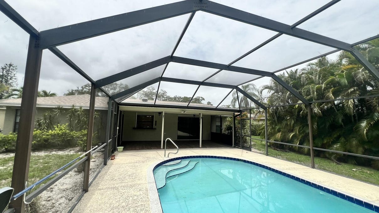 1240 SE Palm Bch Rd  