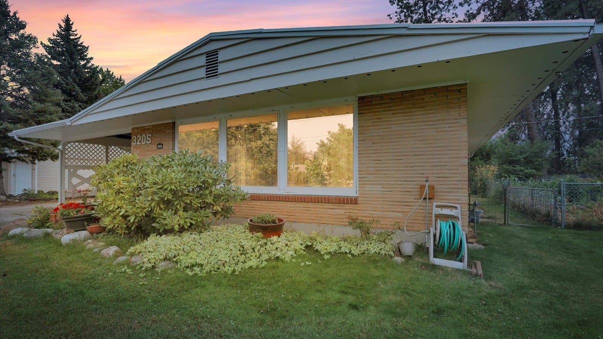 3205 W Francis Ave  