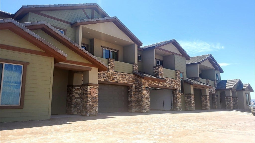 1343 River Boat Lot 83