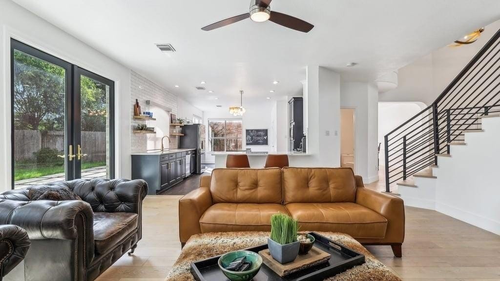 4713 Eagle Feather DR  