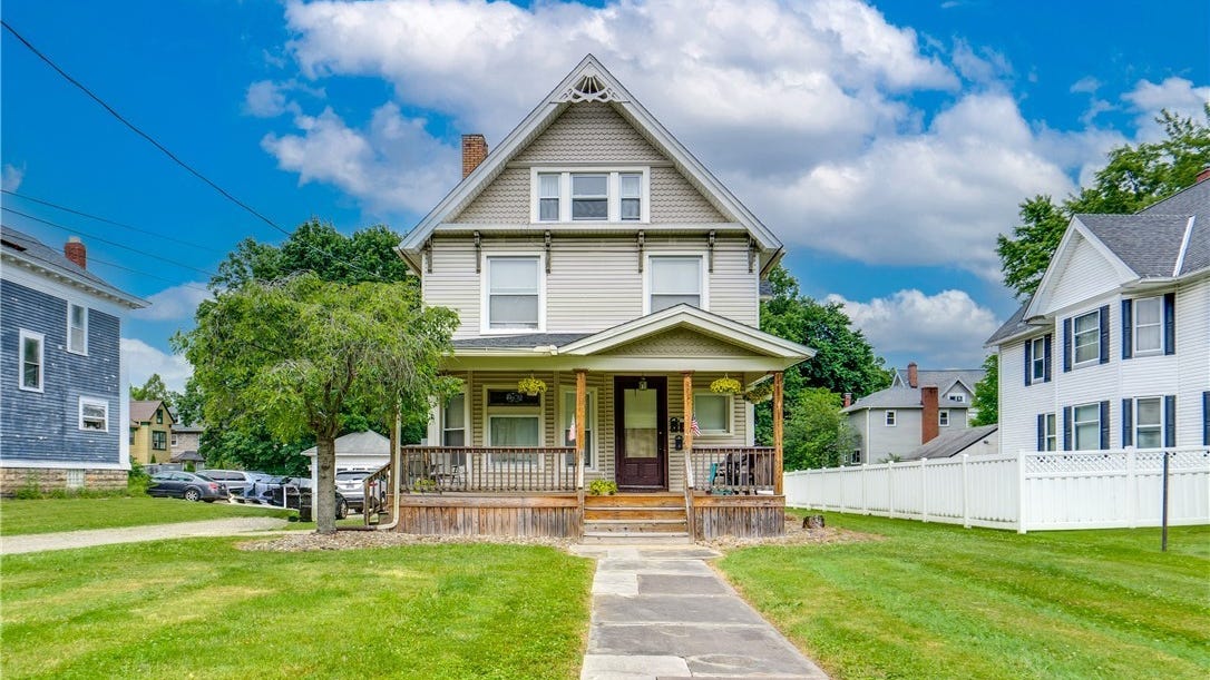 121 E Highland Ave  