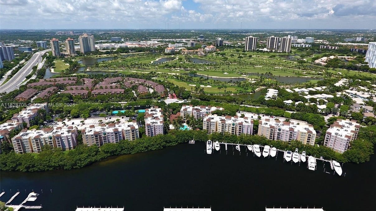 19655 E Country Clb Dr  