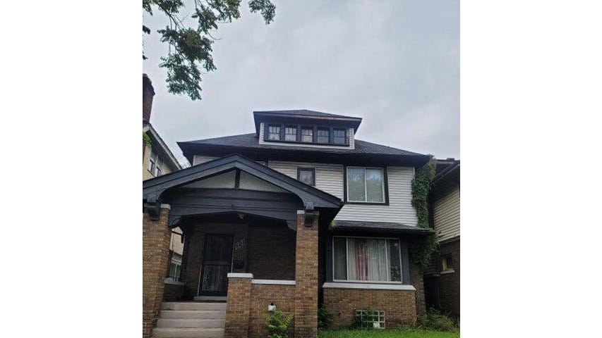 121 Colorado St  