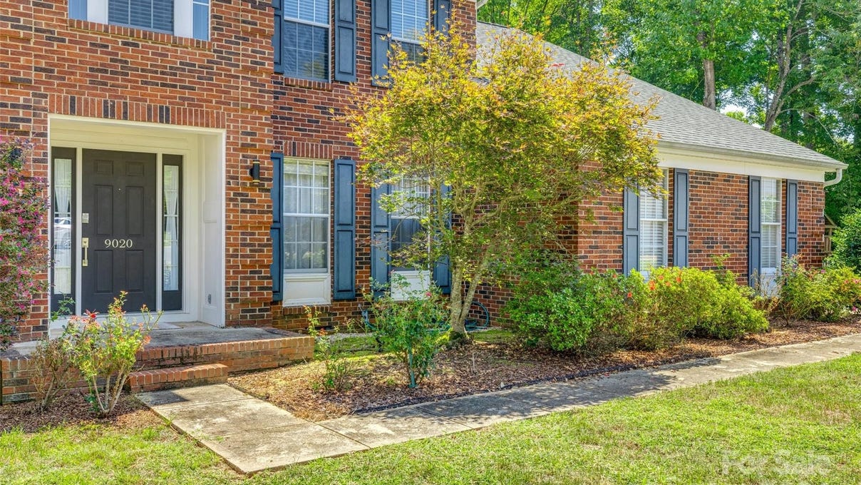 9020 Sutherland Dr