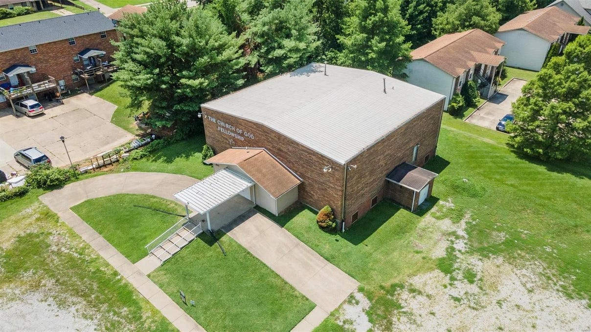 207 North Pindwood Ln