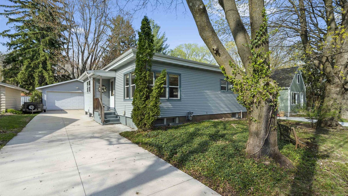 5714 Cedar Pl, Madison, WI 53705 House for Sale