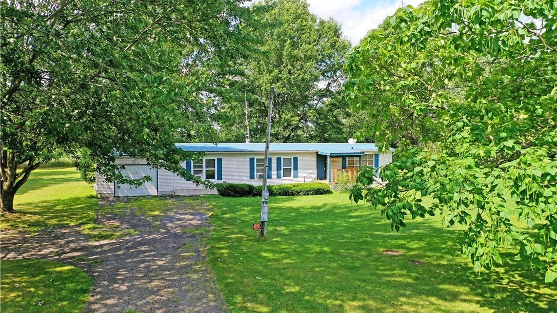 5793 Beach Smith Rd  
